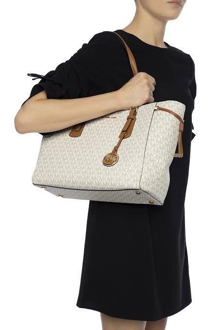 Jet-Set Elegance: Michael Kors Voyager - 10A Quality